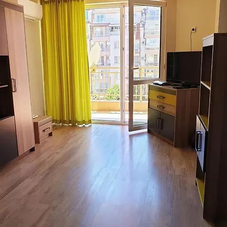 диана Apartment *